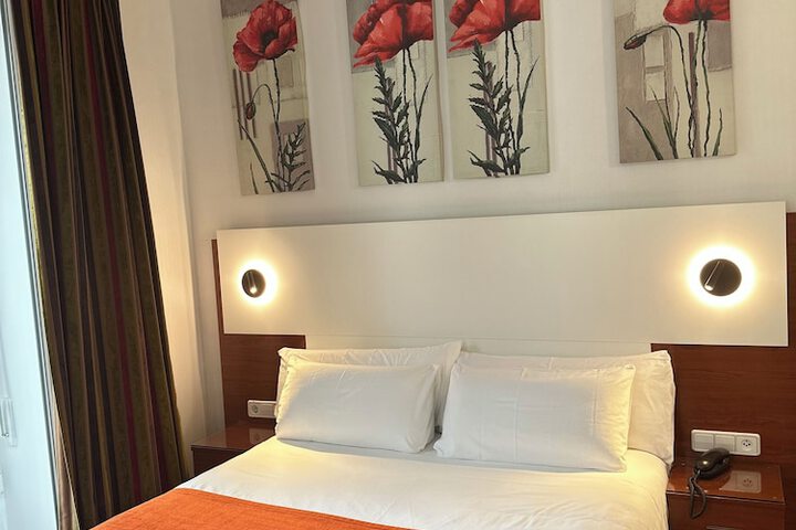 Room 22 of 68