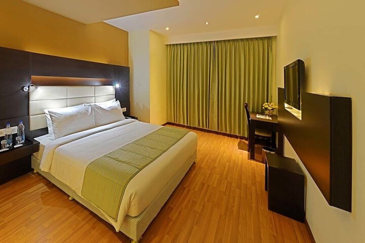 Room 8 of 34