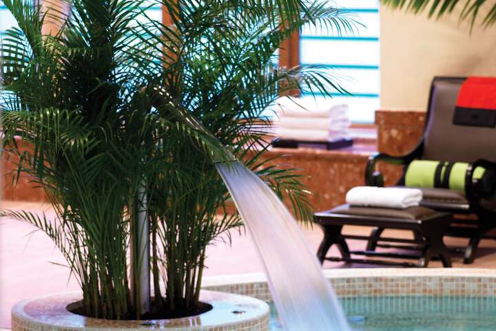 Pool Hotel