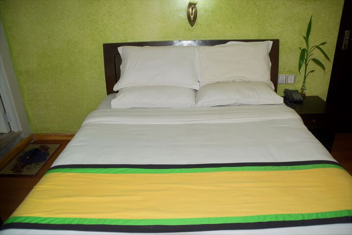 Room 16 of 23