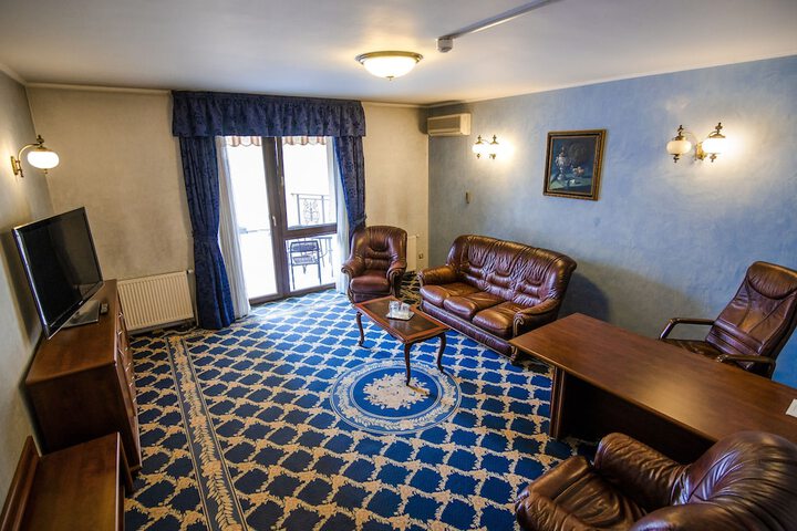 Room 32 of 78
