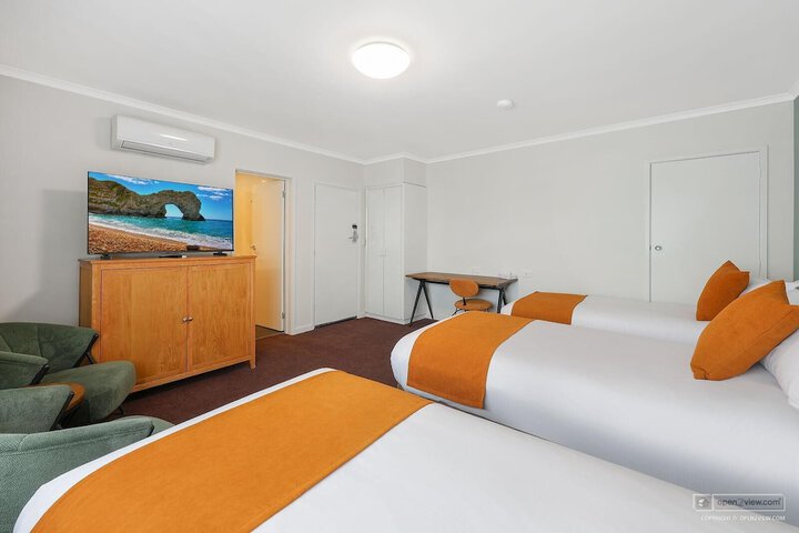 Room 27 of 67