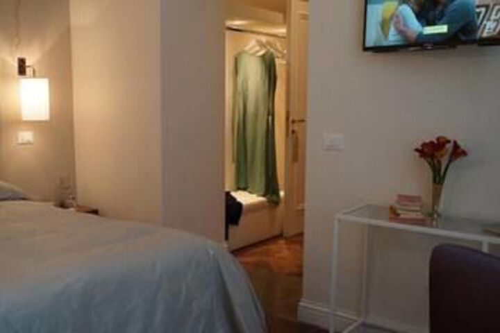 Room 16 of 25