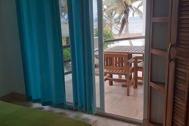 Room 3 of 40