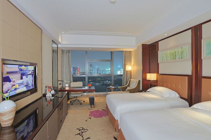 Room 8 of 43