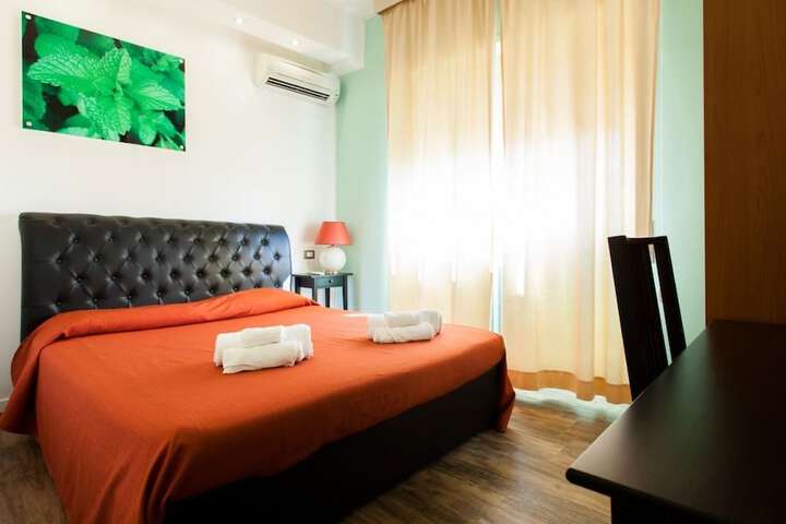 Room 9 of 26