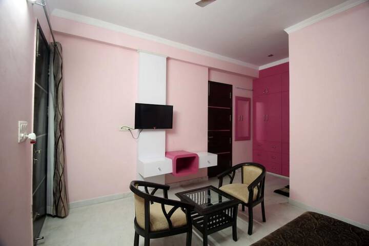 Room 10 of 14