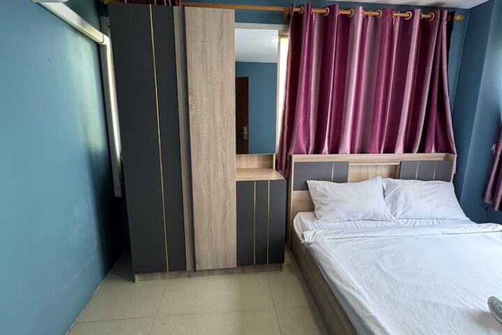 Room 3 of 27