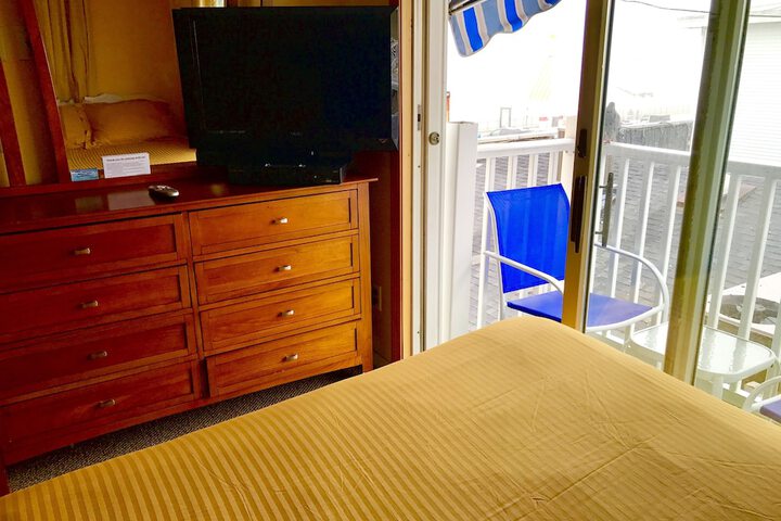 Room 19 of 32