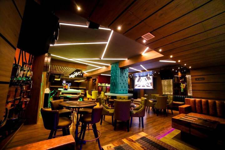 restaurant cafeteria