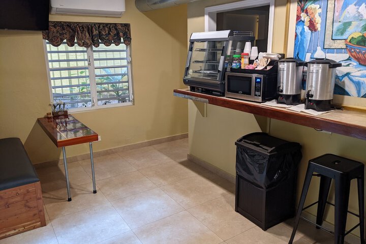 Breakfast/Coffee Service 31 of 47