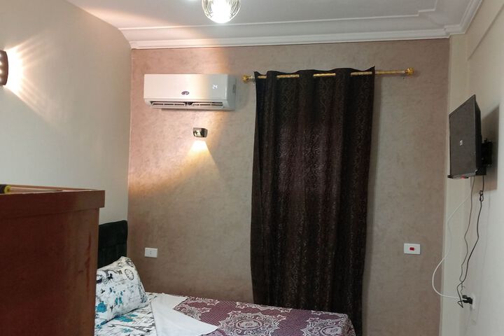 Room 5 of 14