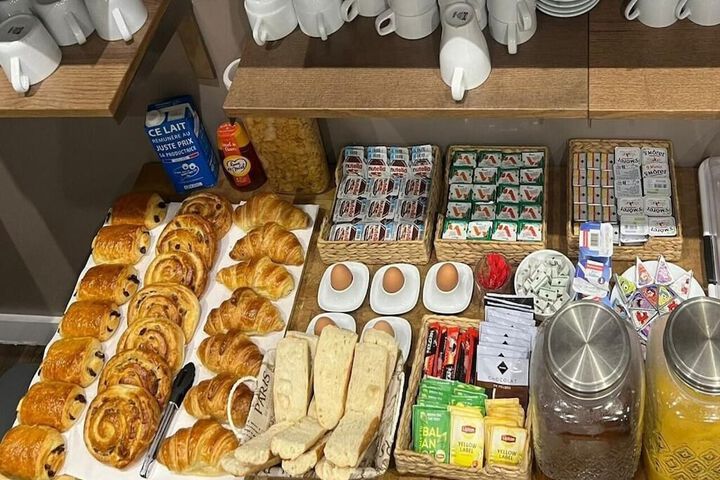 Breakfast/Coffee Service 20 of 22