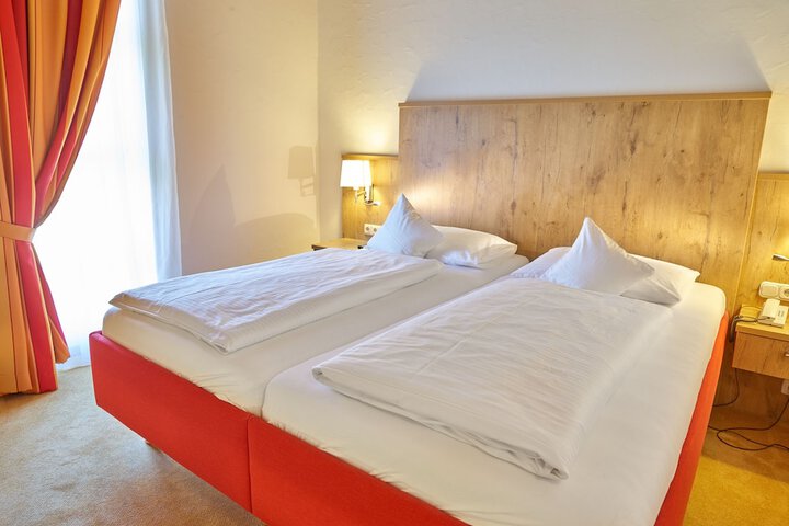 Room 16 of 75