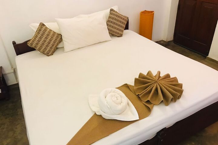 Room 2 of 13