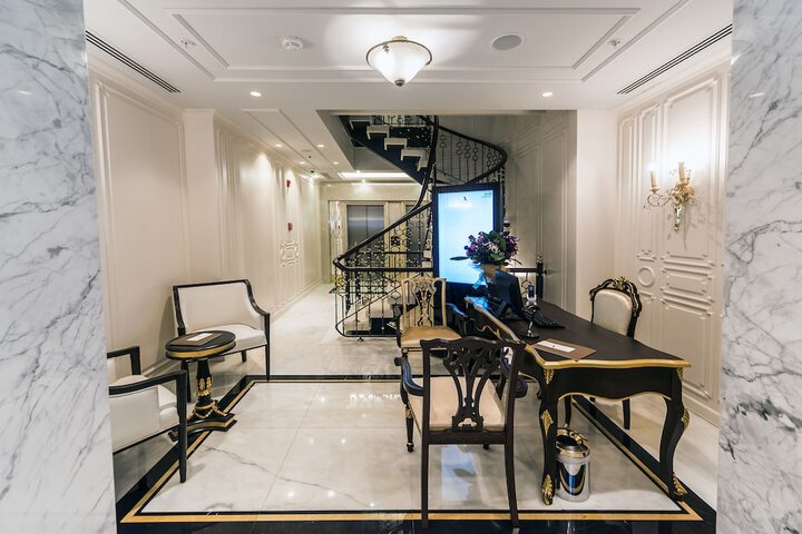 Concierge desk