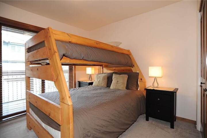 Room 10 of 78
