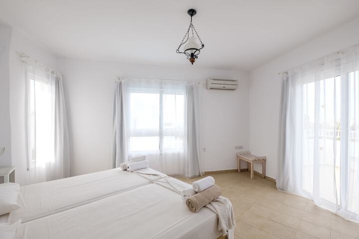 Room 7 of 119