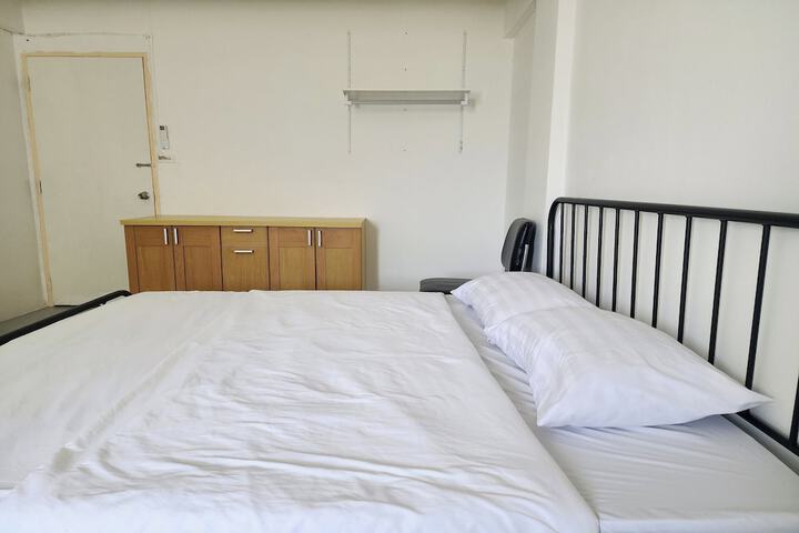 Room 11 of 35