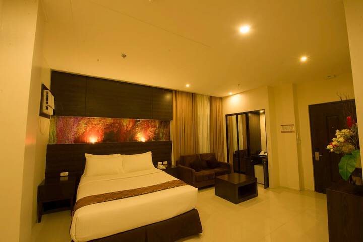 Room 6 of 38