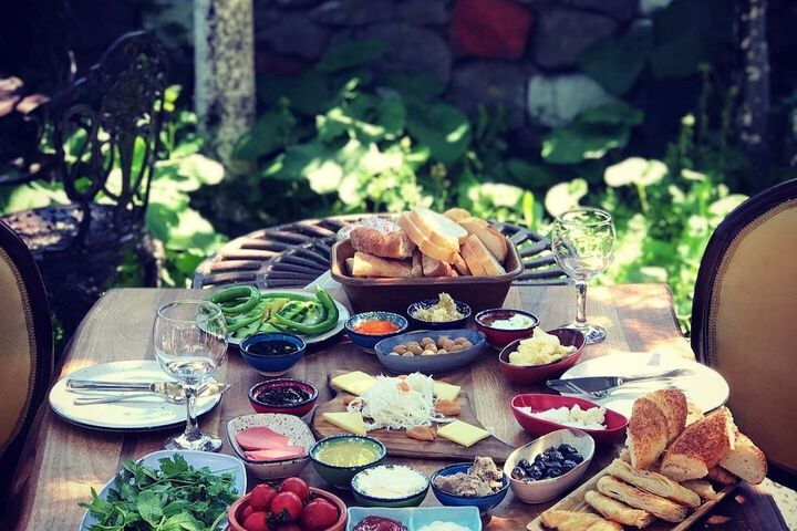Dining 17 of 22