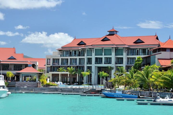 Eden Bleu Hotel