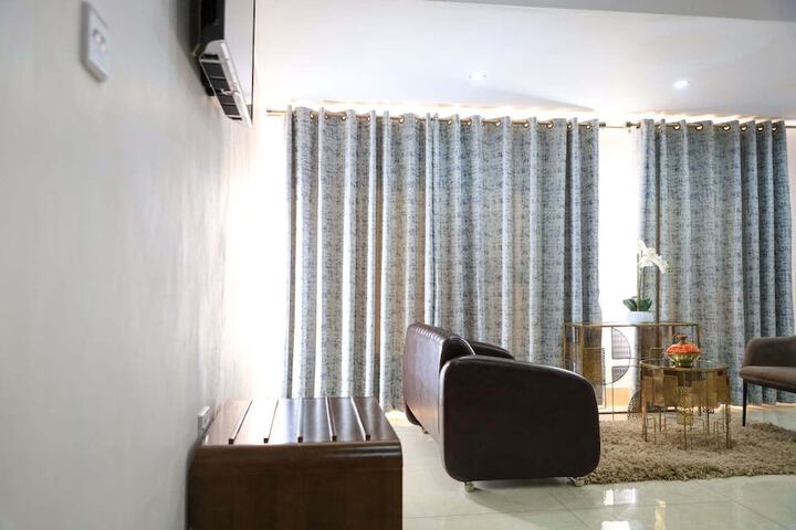 Room 11 of 18