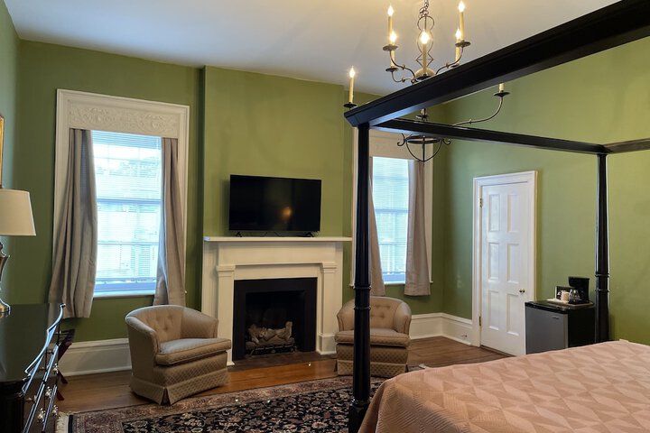 Room 95 of 170