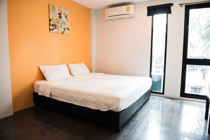 Room 9 of 26