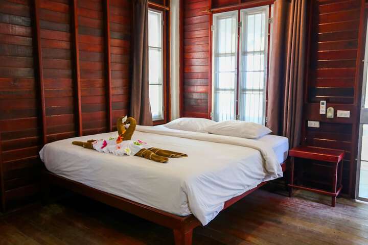 Room 27 of 96