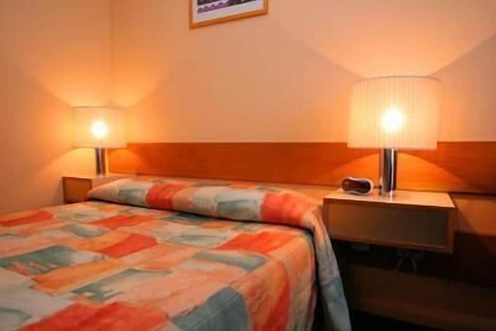 Room 4 of 25
