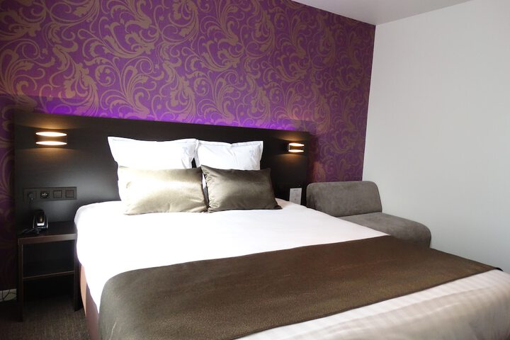 Room 9 of 31