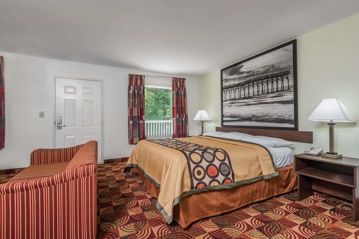 1 King Bed Accessible (17 of 17)