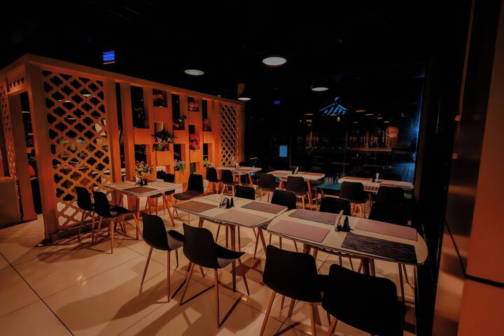 Dining 75 of 94