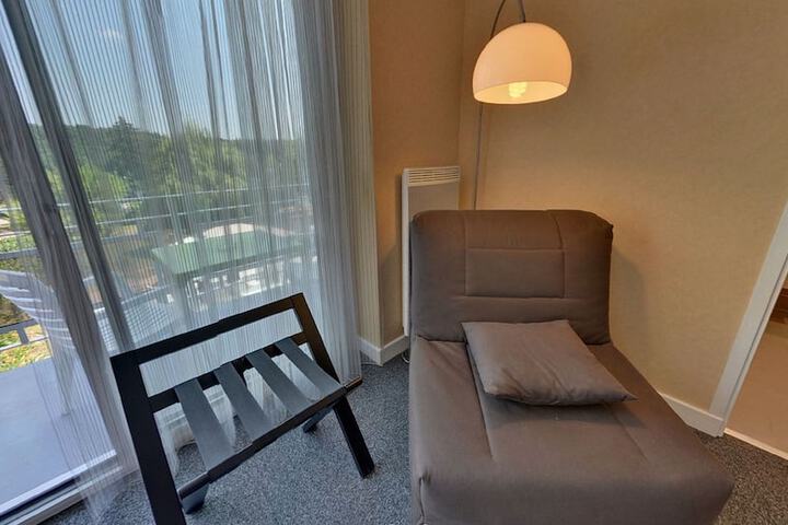 Room 2 of 42