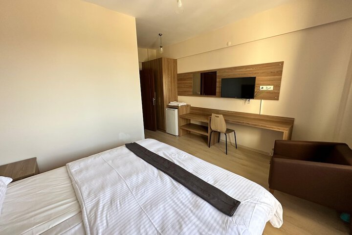 Room 4 of 27