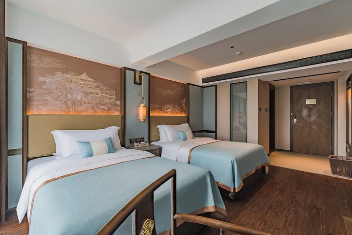 Room 14 of 22