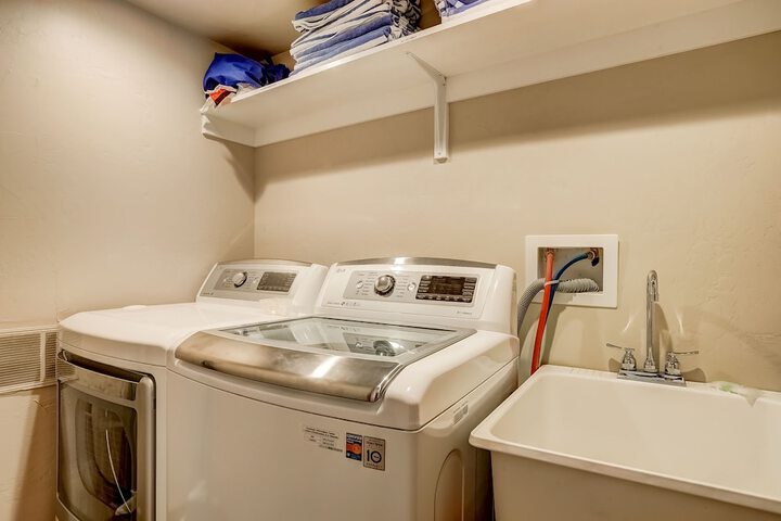 Laundry 22 of 51