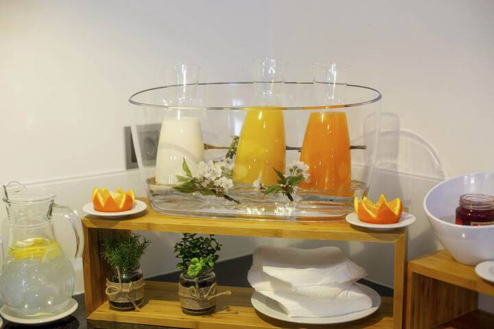 Breakfast/Coffee Service 28 of 48