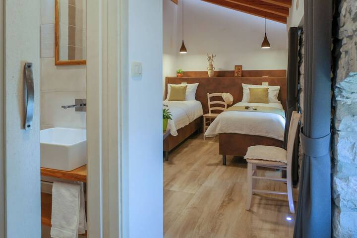 Room 2 of 17