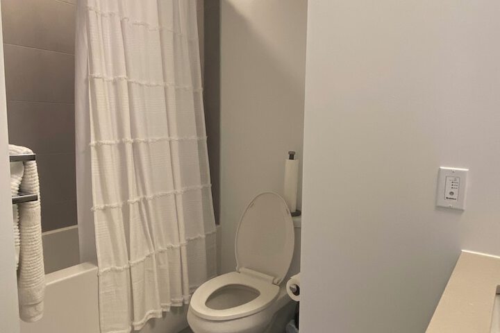 Room 16 of 19