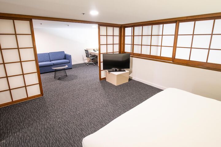 Room 5 of 66