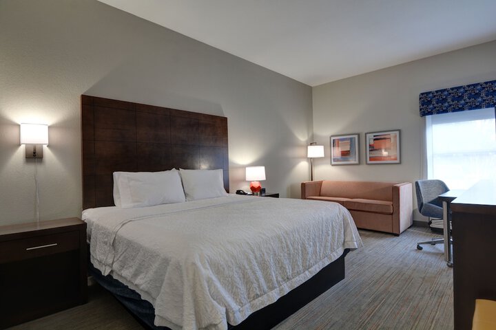 Room 4 of 60