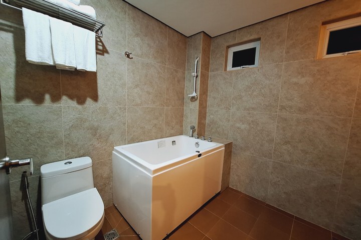 Room 27 of 30