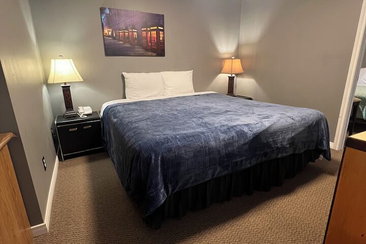 Room 9 of 35