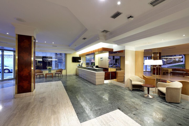 Entrance & Lobby