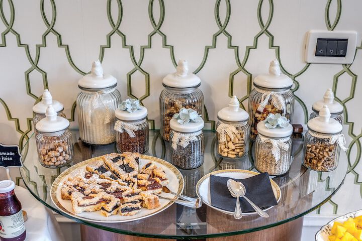 Breakfast/Coffee Service 97 of 116