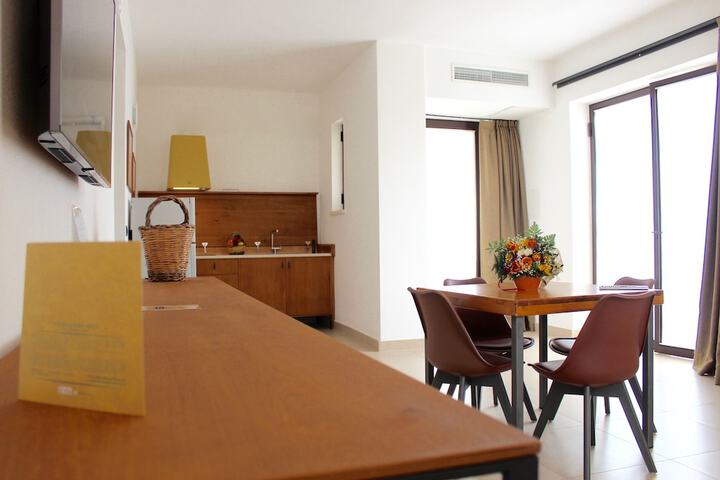 Room 21 of 138