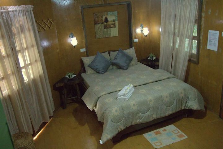 Room 8 of 124