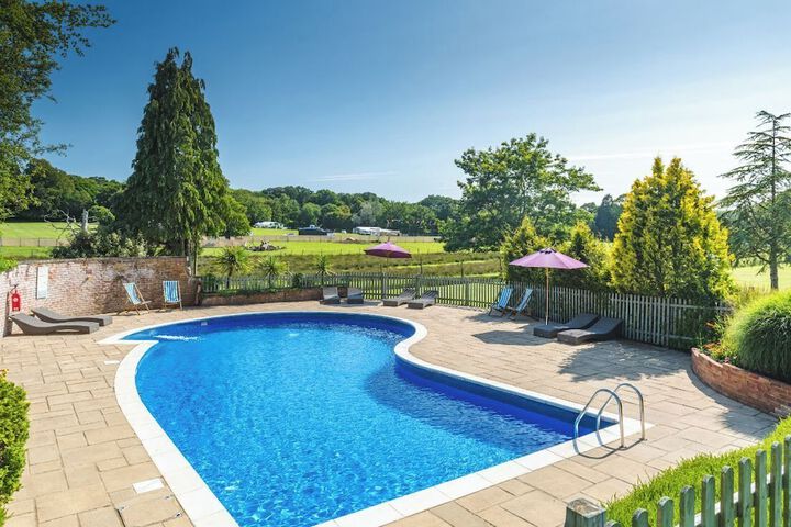 Pool 86 of 138